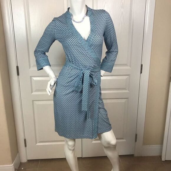 💚 C11- C Wonder V neck wrap dress great for any occasion - Picture 1 of 4